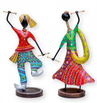 Couples Modern Statue